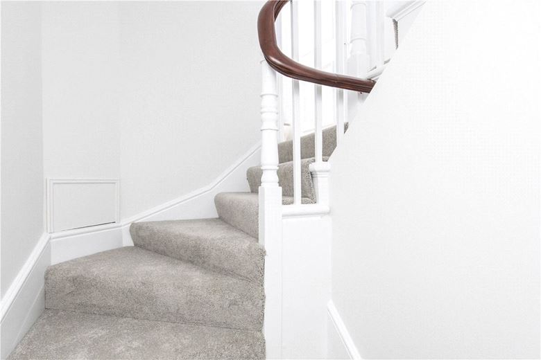 2 bedroom flat, Coleherne Road, West Brompton SW10 - Available