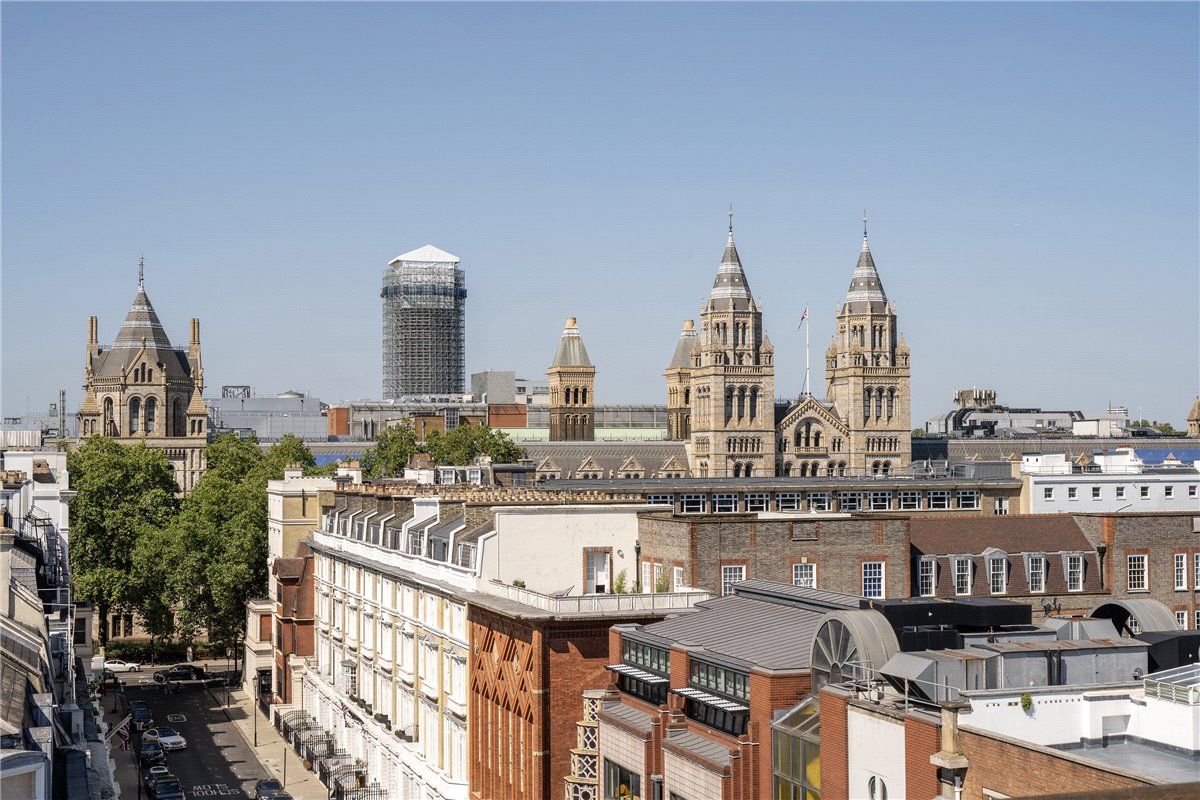 3 bedroom flat, Harrington Road, South Kensington SW7 - Available