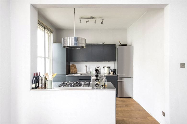 2 bedroom flat, Holland Road, Holland Park W14 - Available