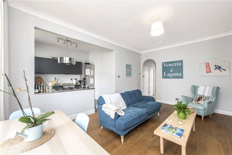 2 bedroom flat, Holland Road, Holland Park W14 - Available