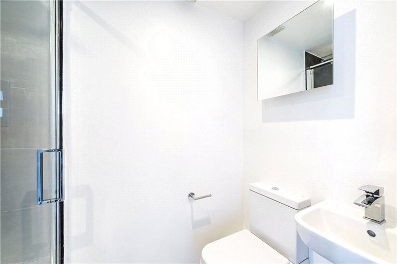 2 bedroom flat, Holland Road, Holland Park W14 - Available