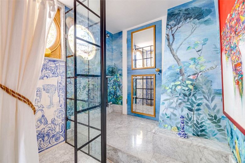 1 bedroom flat, Sloane Gardens, Chelsea SW1W - Available