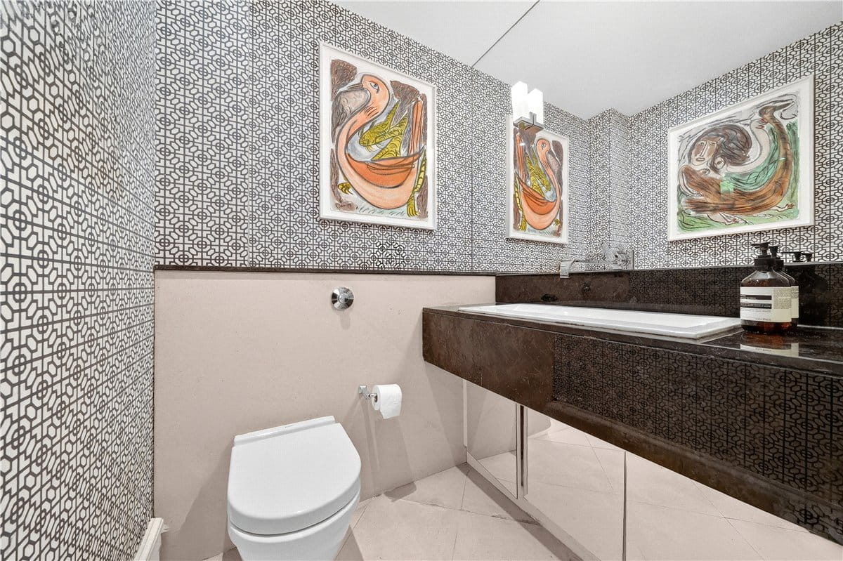 4 bedroom maisonette, Harrington Gardens, South Kensington SW7 - Available