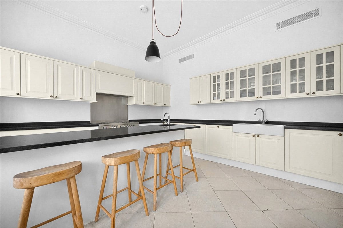 4 bedroom maisonette, Harrington Gardens, South Kensington SW7 - Available