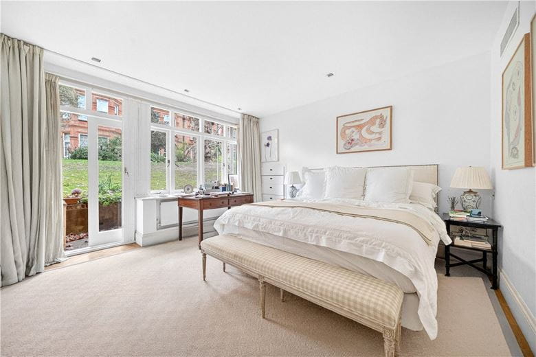 4 bedroom maisonette, Harrington Gardens, South Kensington SW7 - Available