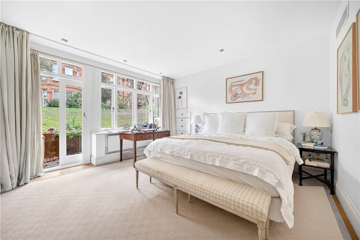 4 bedroom maisonette, Harrington Gardens, South Kensington SW7 - Available