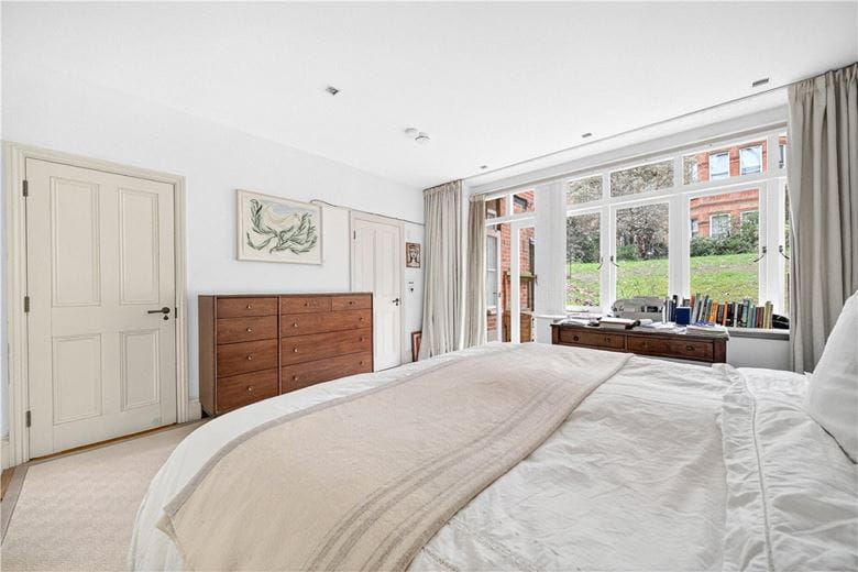 4 bedroom maisonette, Harrington Gardens, South Kensington SW7 - Available