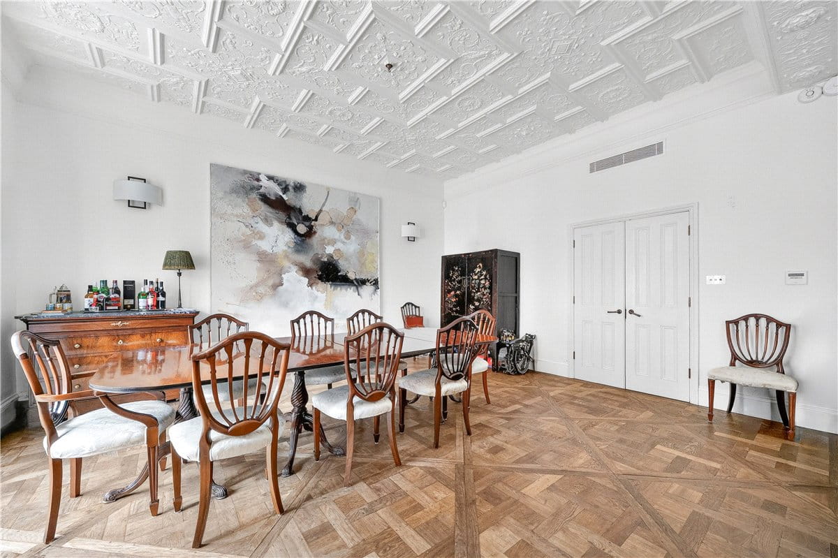 4 bedroom maisonette, Harrington Gardens, South Kensington SW7 - Available