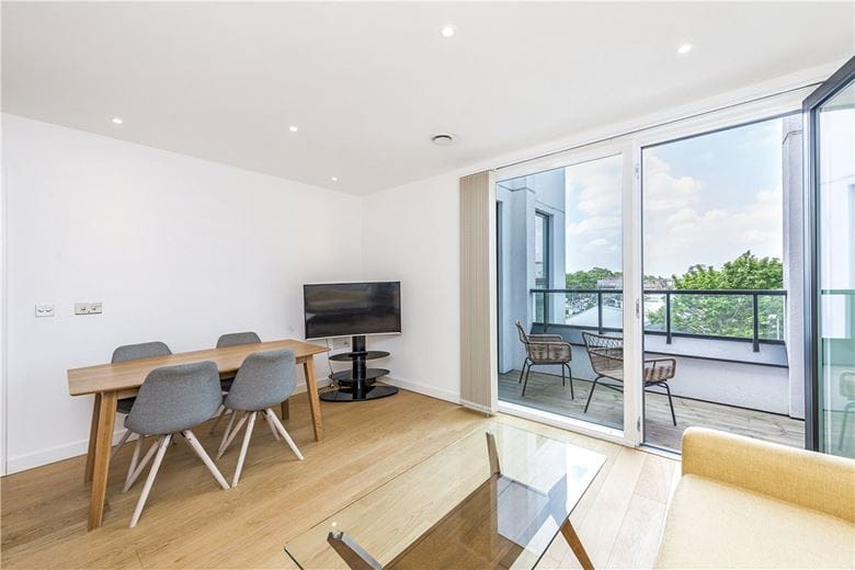 2 bedroom flat, Holland Park Avenue, Holland Park W11 - Available