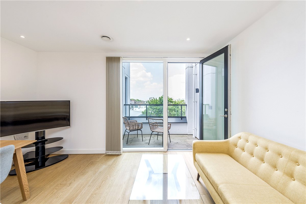2 bedroom flat, Holland Park Avenue, Holland Park W11 - Available