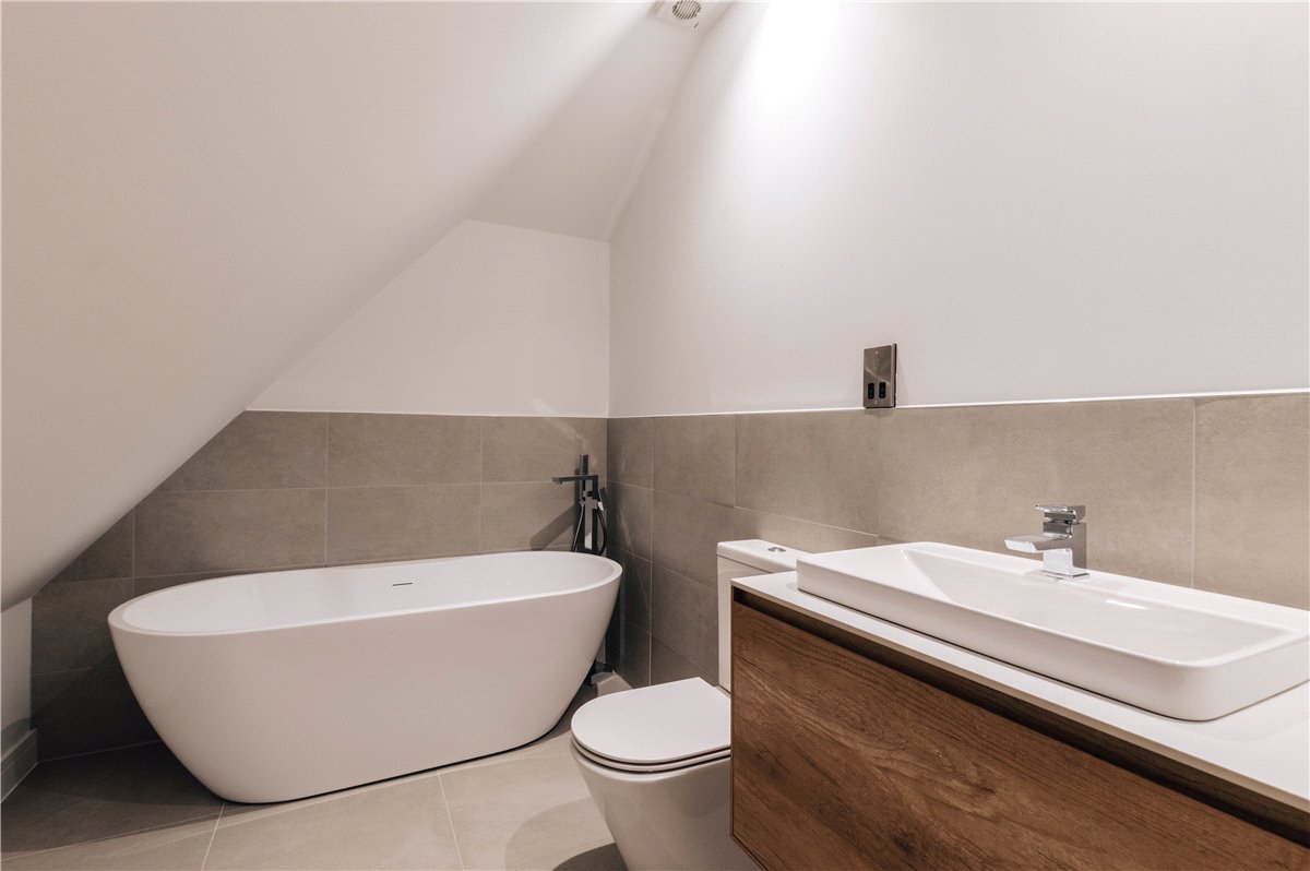 4 bedroom house, London Road, Chatteris PE16 - Available