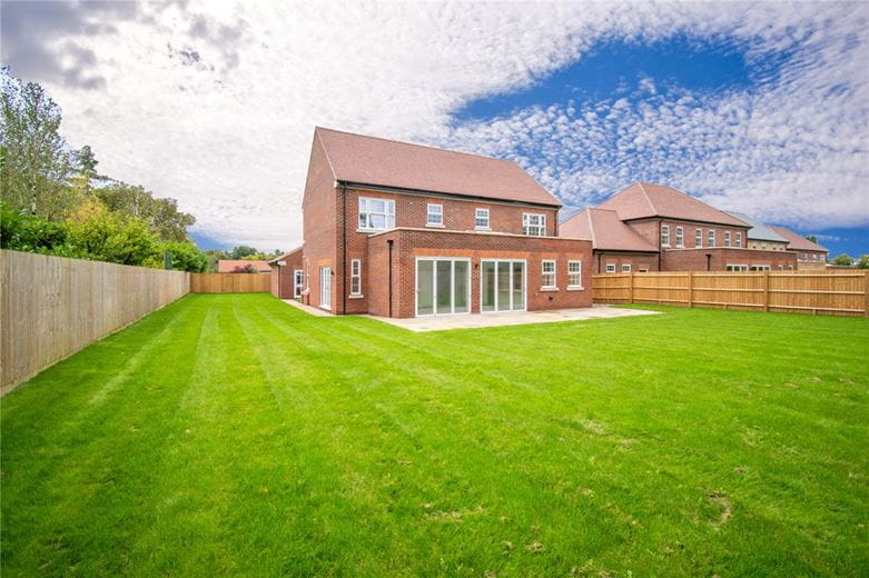 5 bedroom house, Oakfields, Preston SG4 - Available