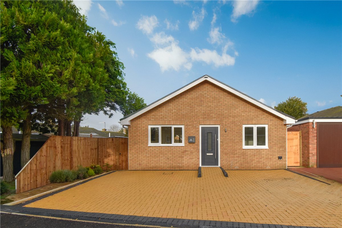 2 bedroom bungalow, Prentice Close, Longstanton CB24 - Sold STC