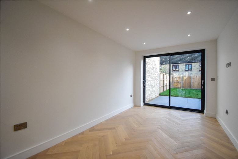 2 bedroom house, High Street, Chesterton CB4 - Available