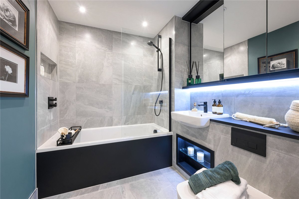 3 bedroom flat, Eddington Avenue, Eddington CB3 - Available