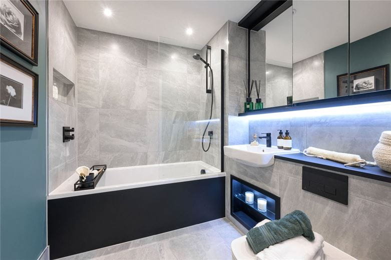 3 bedroom flat, Eddington Avenue, Cambridge CB3 - Available