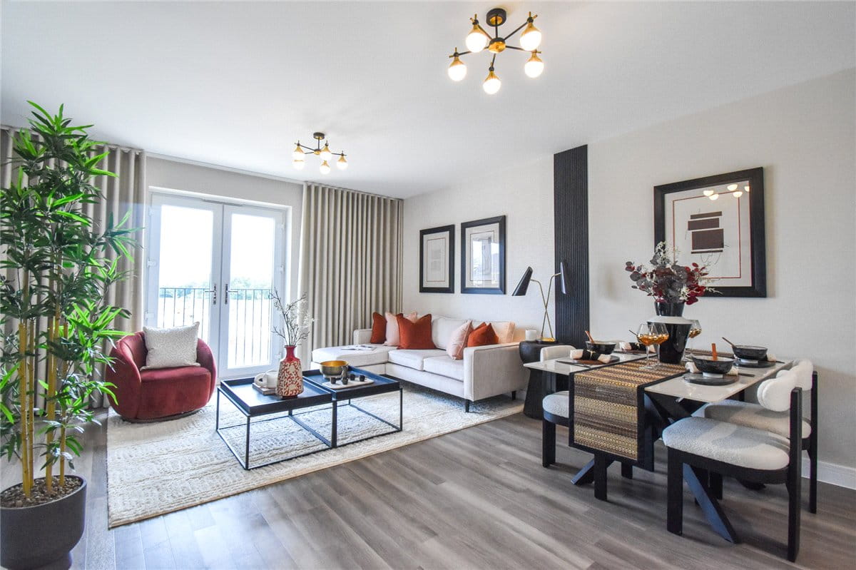 2 bedroom maisonette, Saffron Way, Cherry Hinton CB1 - Available