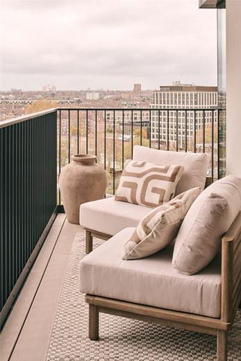 3 bedroom flat, White City Living, 54 Wood Lane W12 - Available