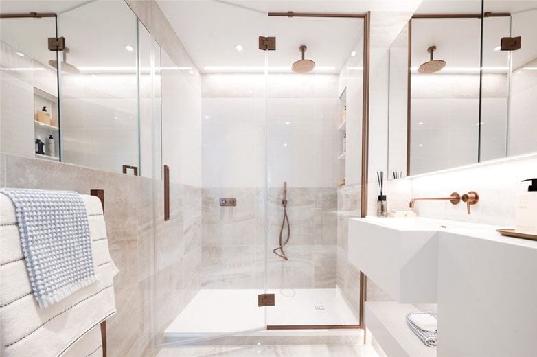 4 bedroom flat, White City Living, 54 Wood Lane W12 - Available