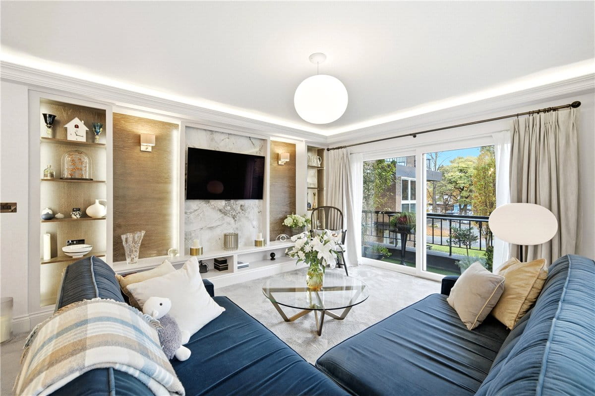 3 bedroom flat, Apartment 5, Esplanade Court, 2 St. Marys Walk HG2 - Available