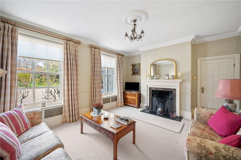 6 bedroom house, Crag Lane, Huby LS17 - Available