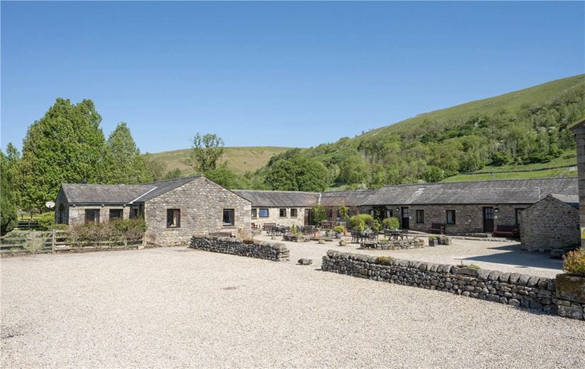  bedroom house, Stonelands Farmyard Cottages, and Dubb Croft Barn BD23 - Available