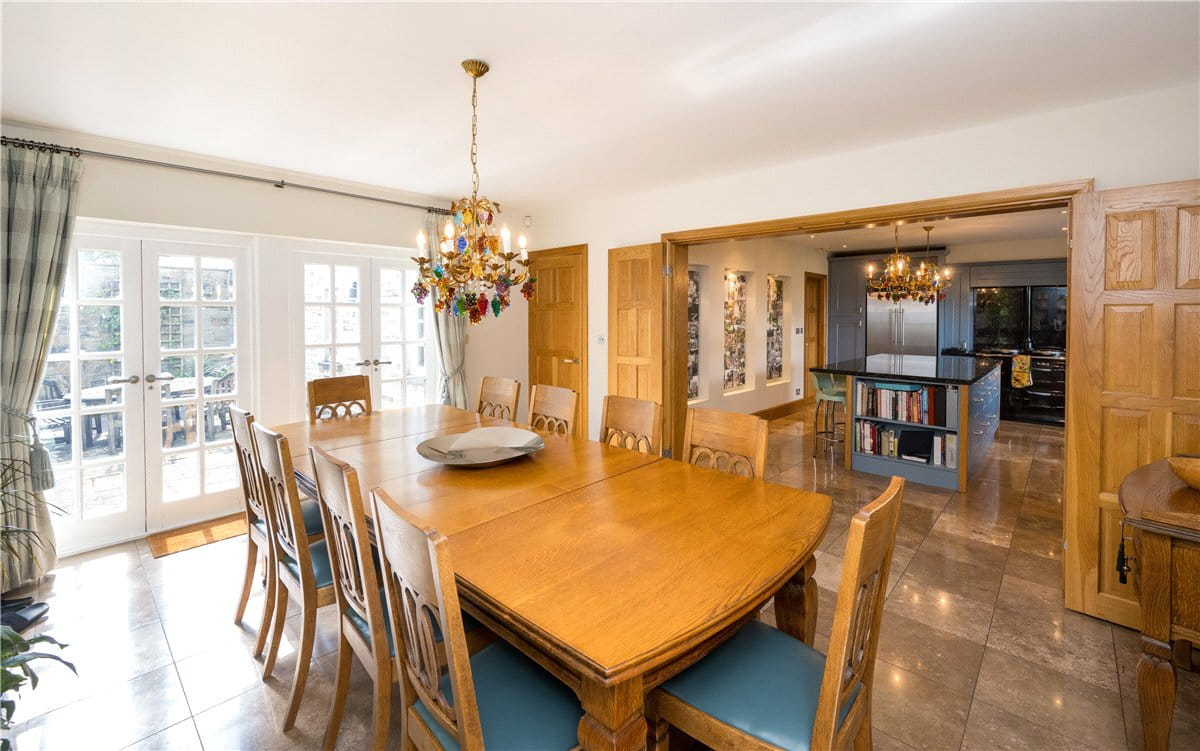 5 bedroom house, Briestfield Road, Briestfield WF12 - Available