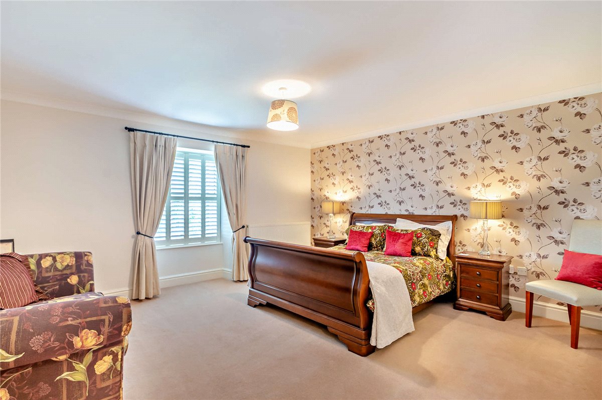 5 bedroom house, Shaw Lane, Farnham HG5 - Sold