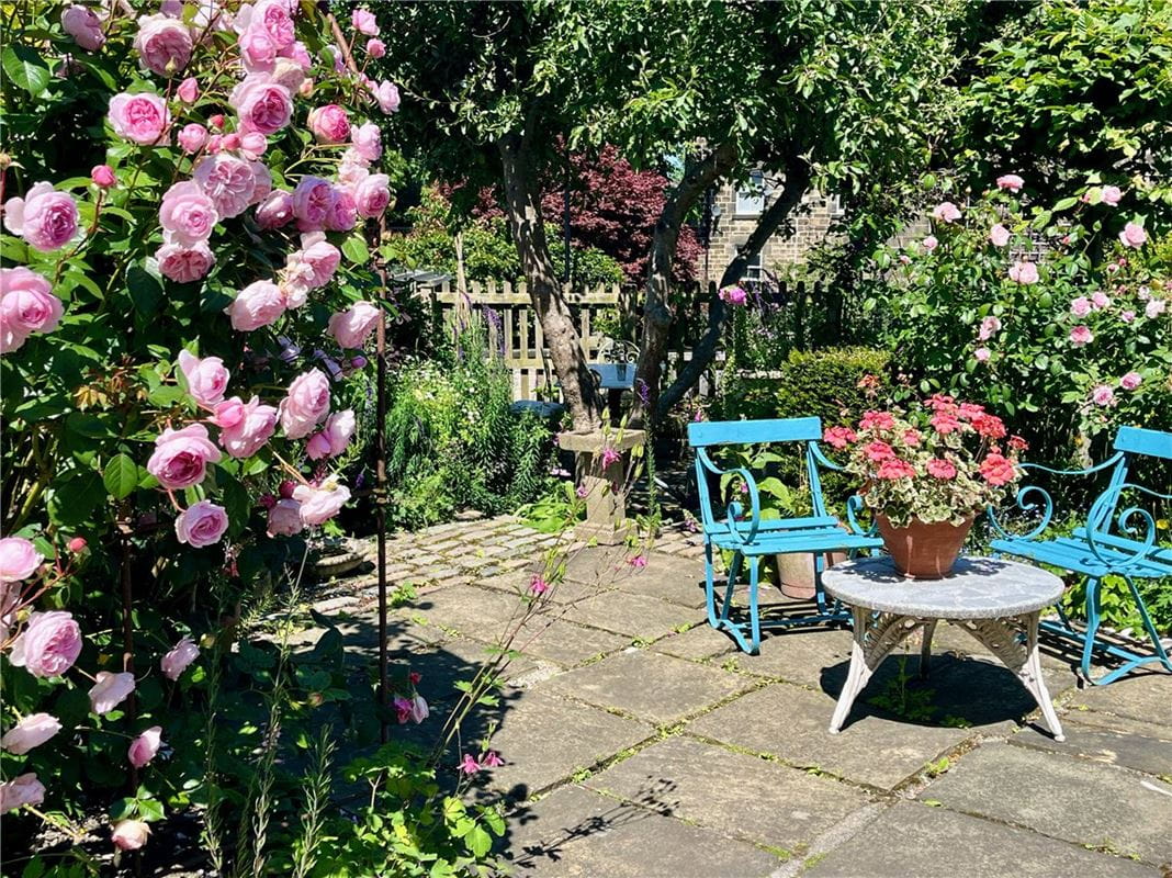 2 bedroom house, Wellington Square, Harrogate HG2 - Available