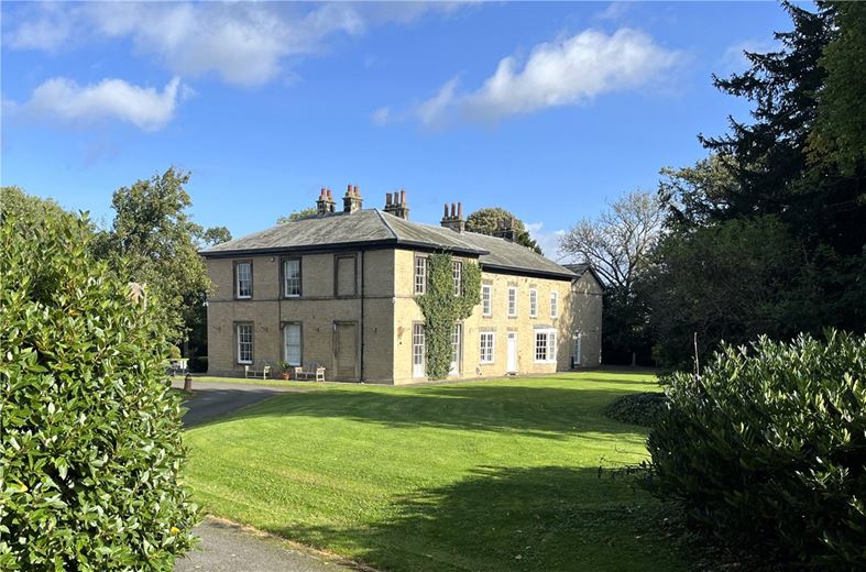 4 bedroom house, Coatham Hall, Coatham Mundeville DL3 - Available