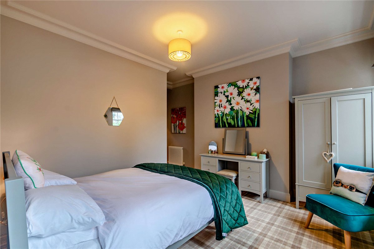 2 bedroom flat, North Park Road, Harrogate HG1 - Sold