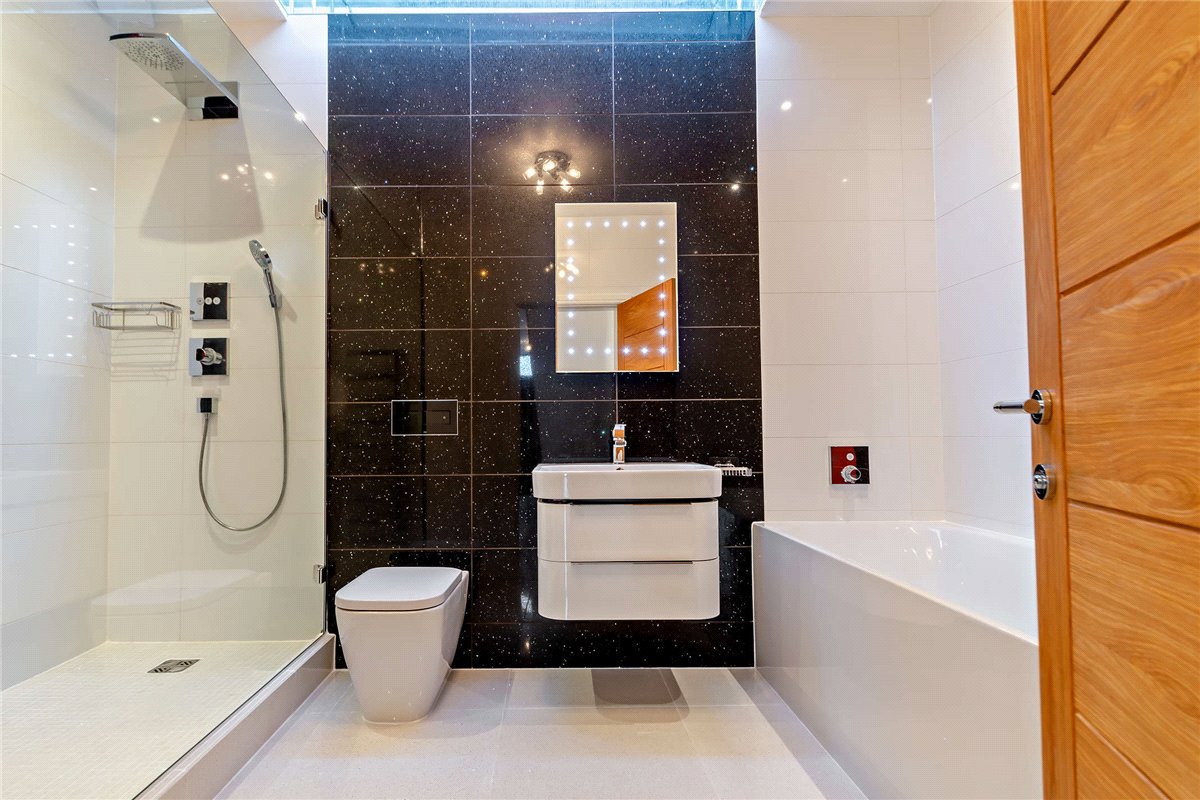 4 bedroom house, Oakdale, Harrogate HG1 - Sold