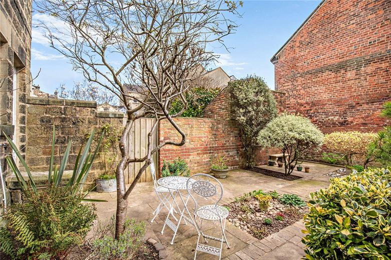 5 bedroom house, Church Square, Harrogate HG1 - Available