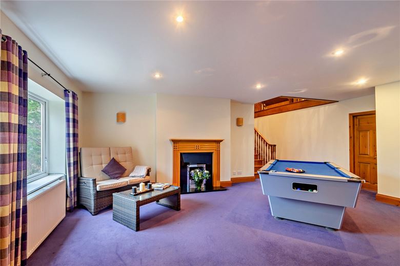 5 bedroom house, Nidd Bank, Knaresborough HG5 - Sold