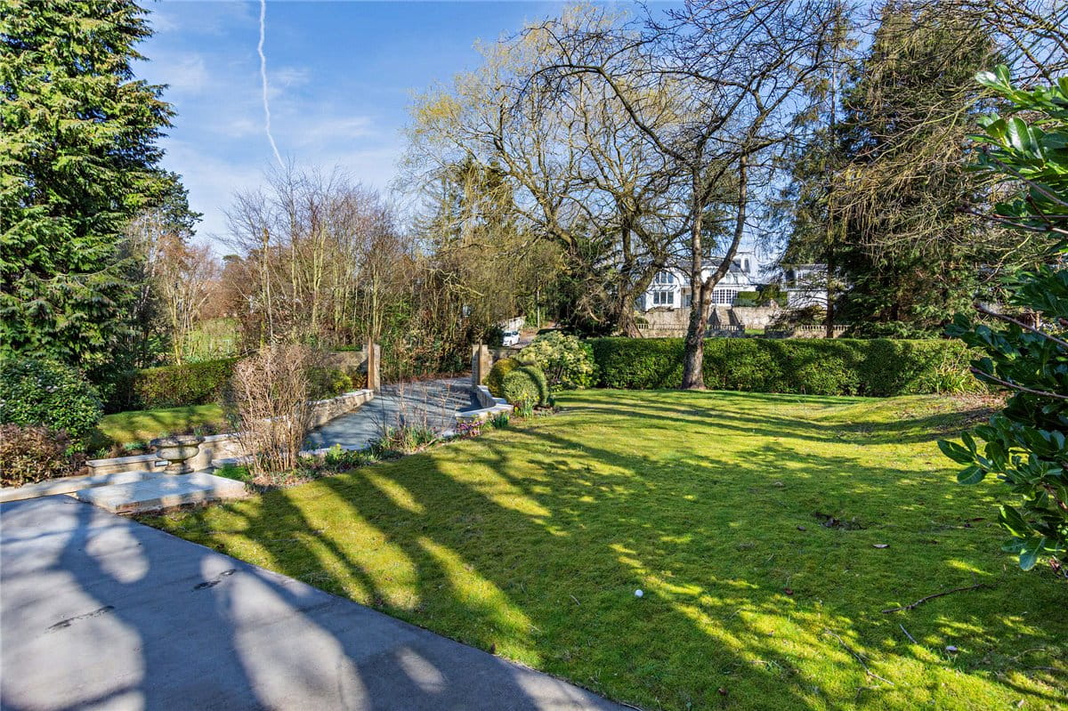 5 bedroom house, Nidd Bank, Knaresborough HG5 - Sold