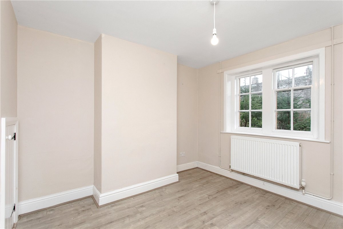 3 bedroom house, 1 Smithy Row, Hurst Green BB7 - Available