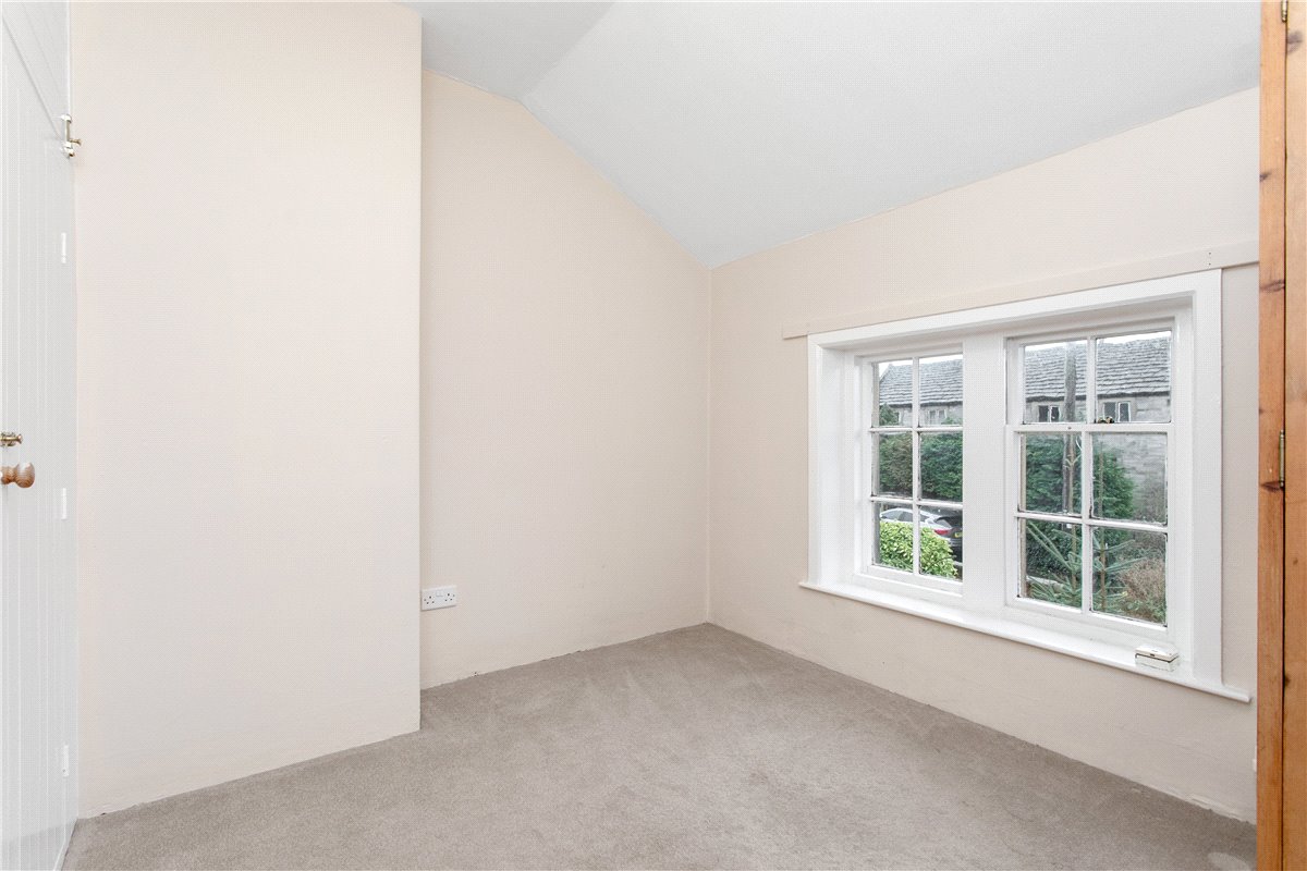 3 bedroom house, 1 Smithy Row, Hurst Green BB7 - Available