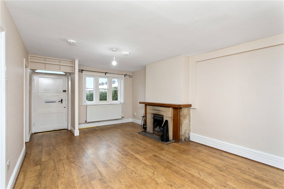 3 bedroom house, 1 Smithy Row, Hurst Green BB7 - Available