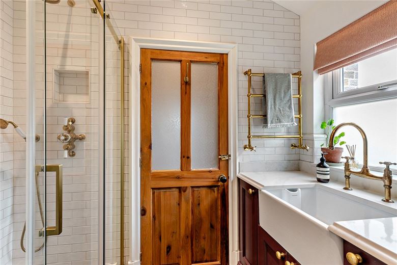 6 bedroom house, Crag Lane, Huby LS17 - Sold