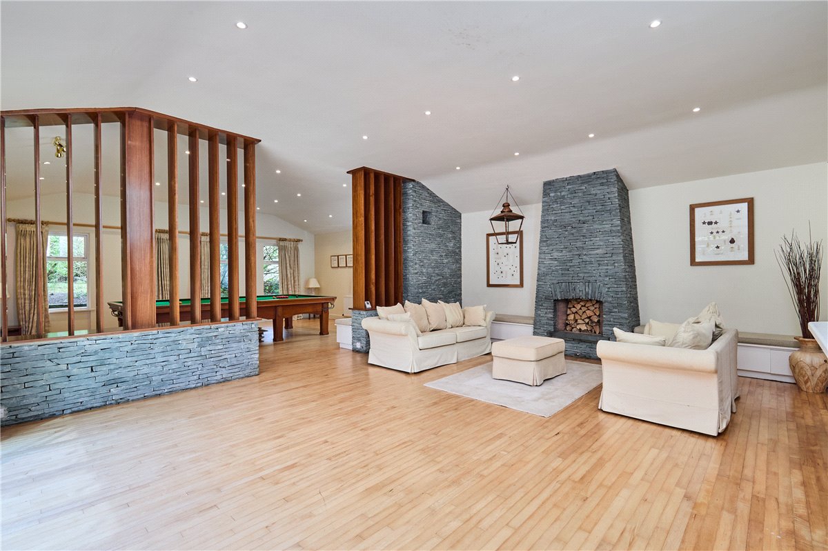 6 bedroom house, Burley Woodhead, Near Ilkley LS29 - Available