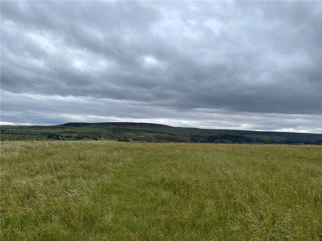  Farm, Slaithwaite, Huddersfield HD7 - Available