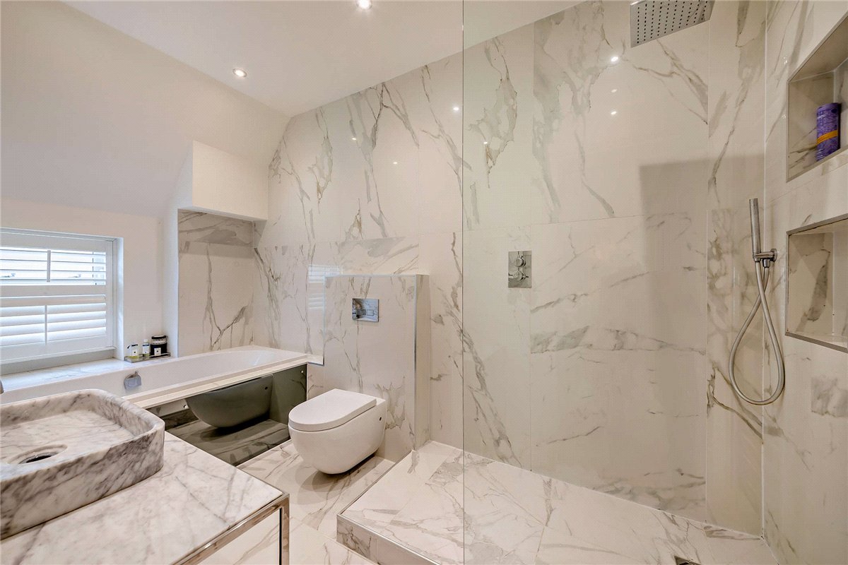 3 bedroom flat, Victoria Avenue, Harrogate HG1 - Sold