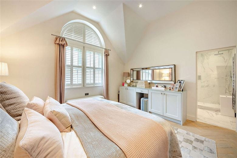 3 bedroom flat, Victoria Avenue, Harrogate HG1 - Sold