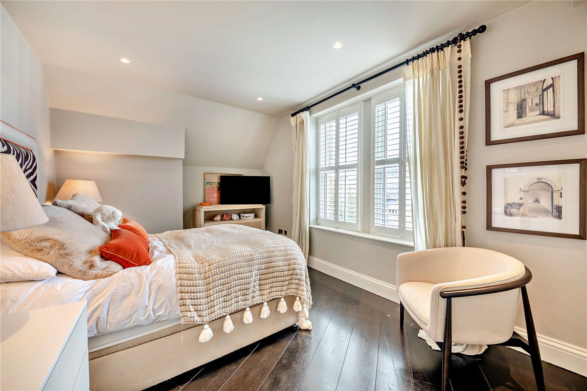 3 bedroom flat, Victoria Avenue, Harrogate HG1 - Sold