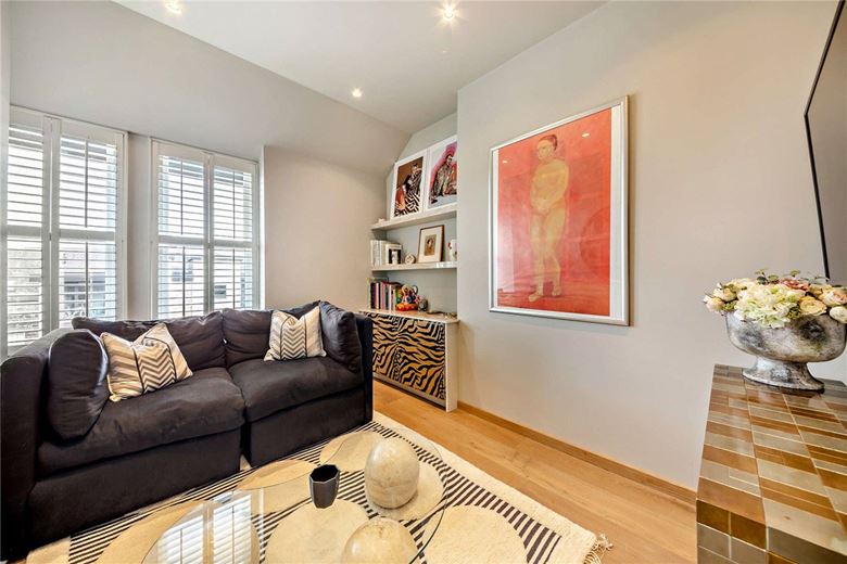 3 bedroom flat, Victoria Avenue, Harrogate HG1 - Sold