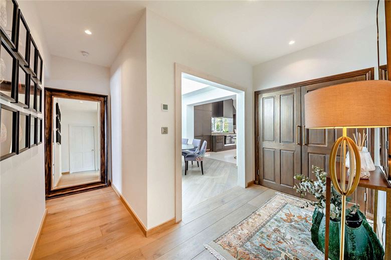 3 bedroom flat, Victoria Avenue, Harrogate HG1 - Sold