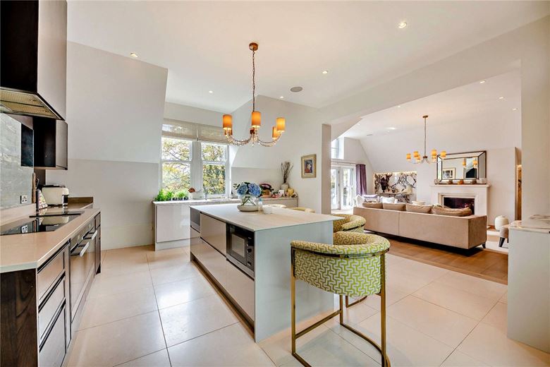 3 bedroom flat, Victoria Avenue, Harrogate HG1 - Sold