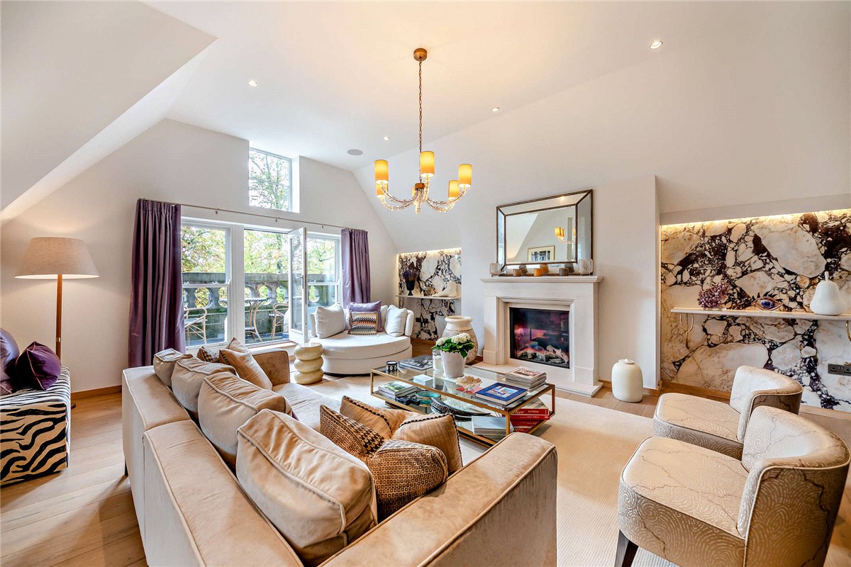 3 bedroom flat, Victoria Avenue, Harrogate HG1 - Sold