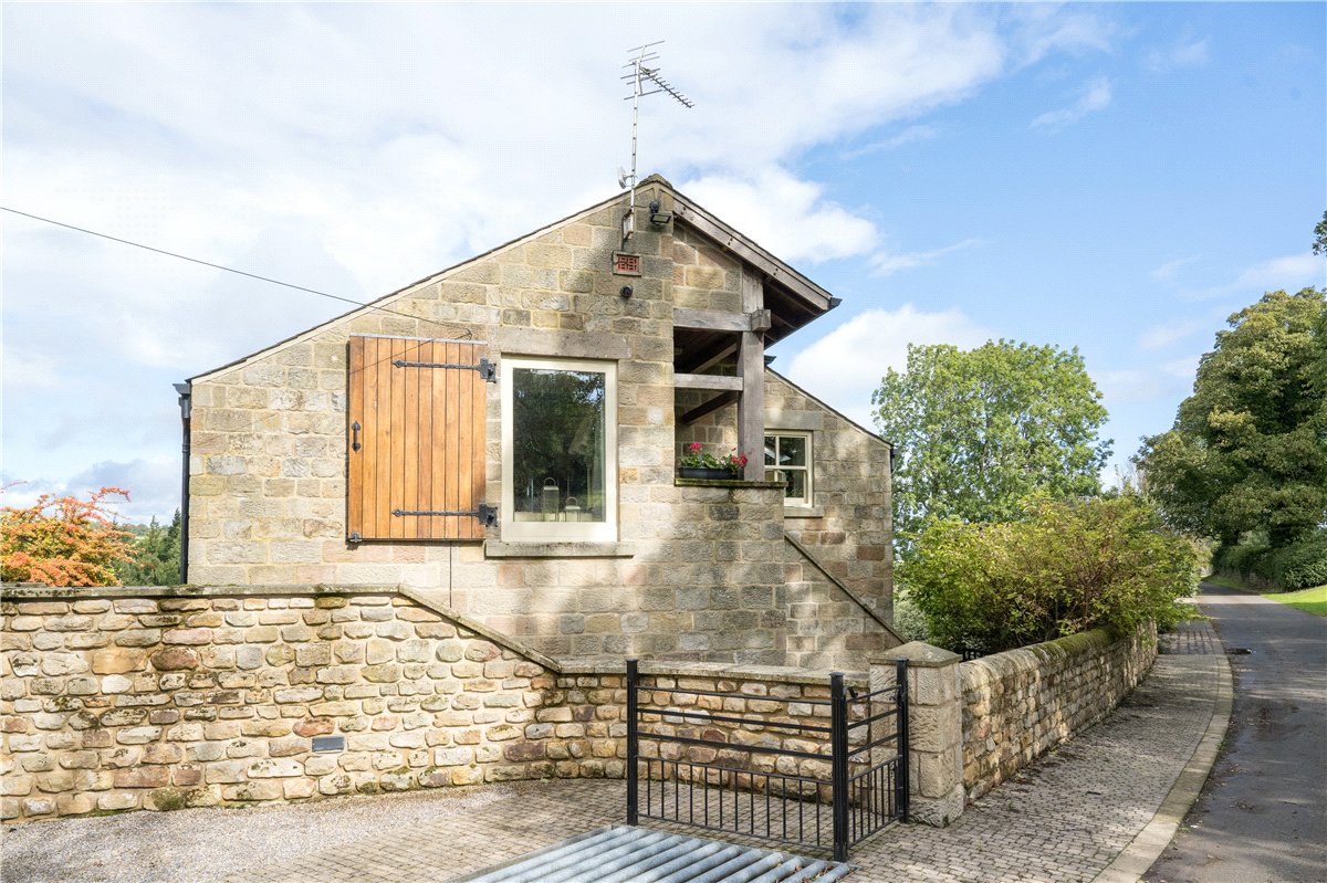 5 bedroom house, Felliscliffe, Near Harrogate HG3 - Available