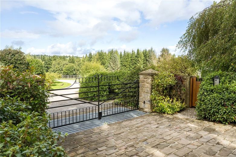 5 bedroom house, Felliscliffe, Near Harrogate HG3 - Available